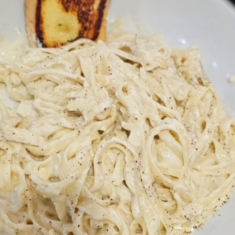 Fettuccine Alfredo Delight
